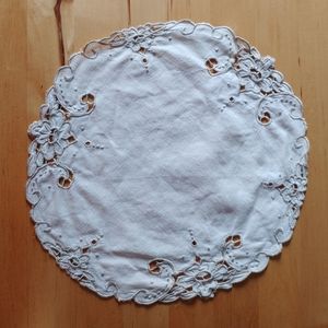 Vintage Flower Pattern Doily